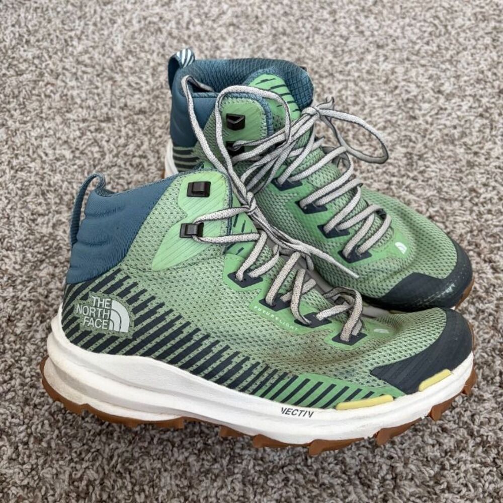 Size 8.5 / Women's North Face Hiking Boots